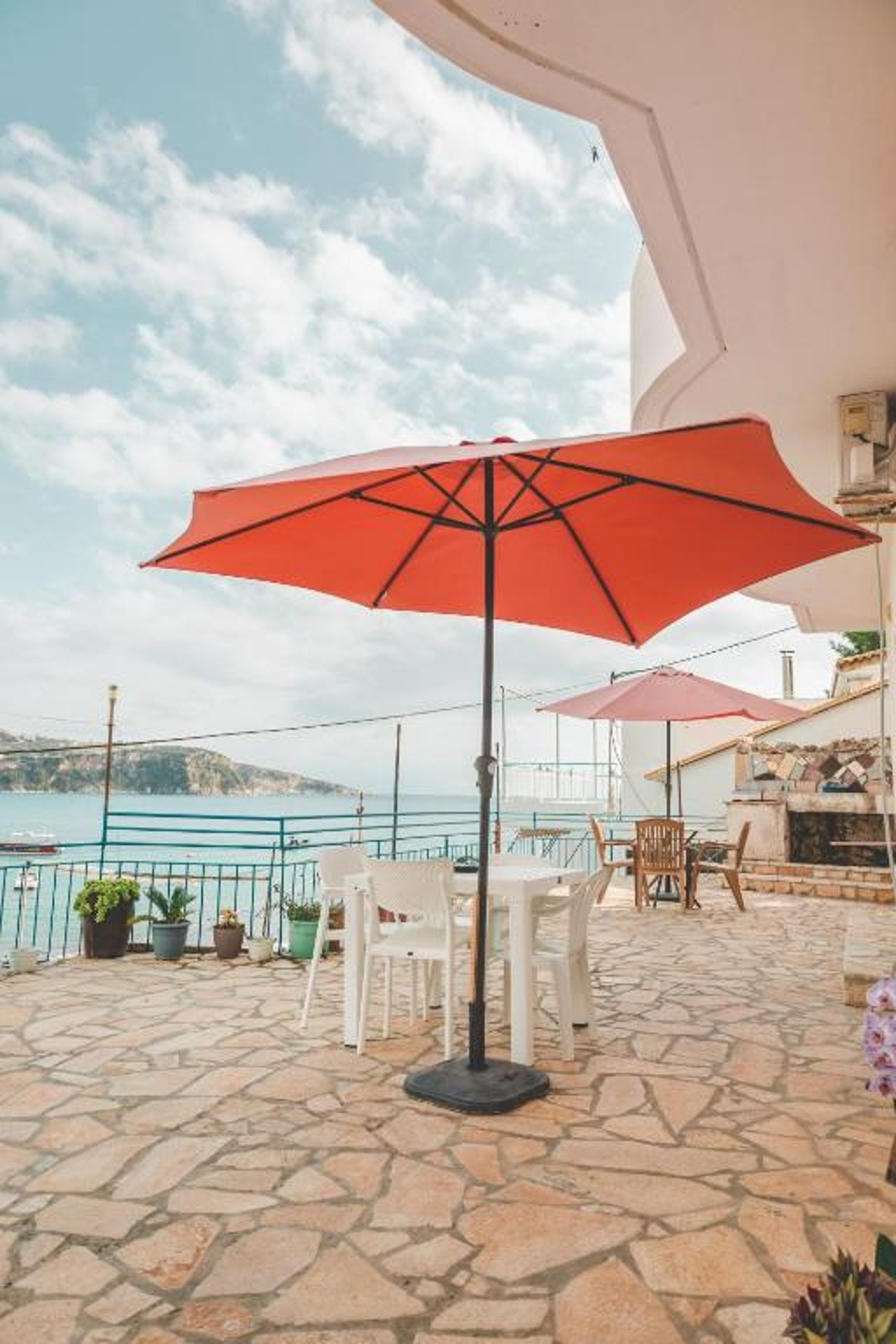 Rooms by the sea