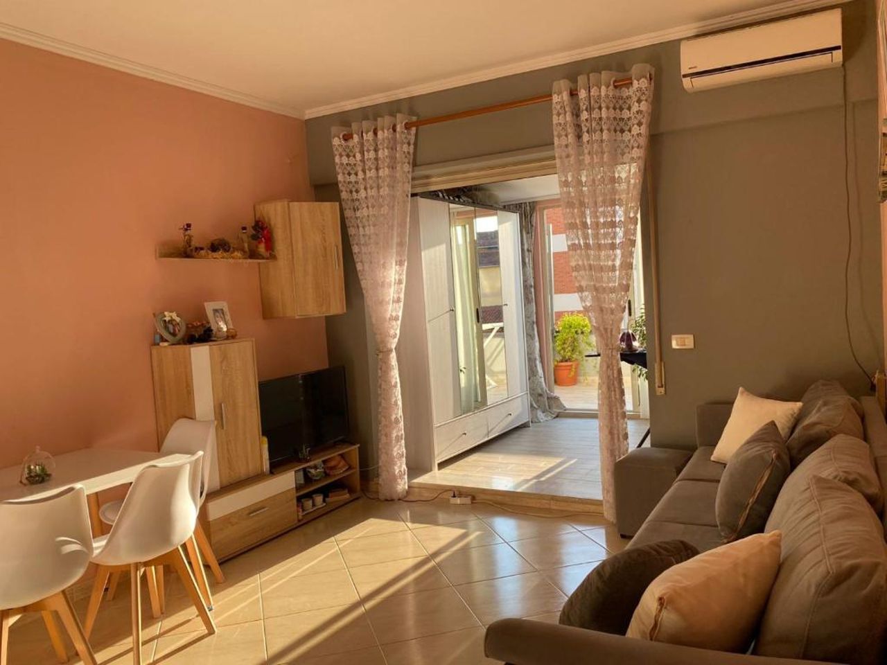 Apartment on rent near the city center and near the lake of Tirana.