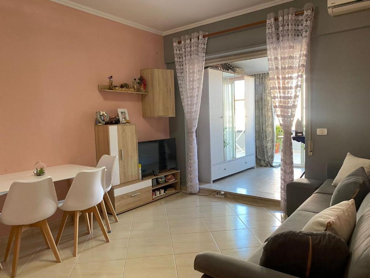 Apartment on rent near the city center and near the lake of Tirana.