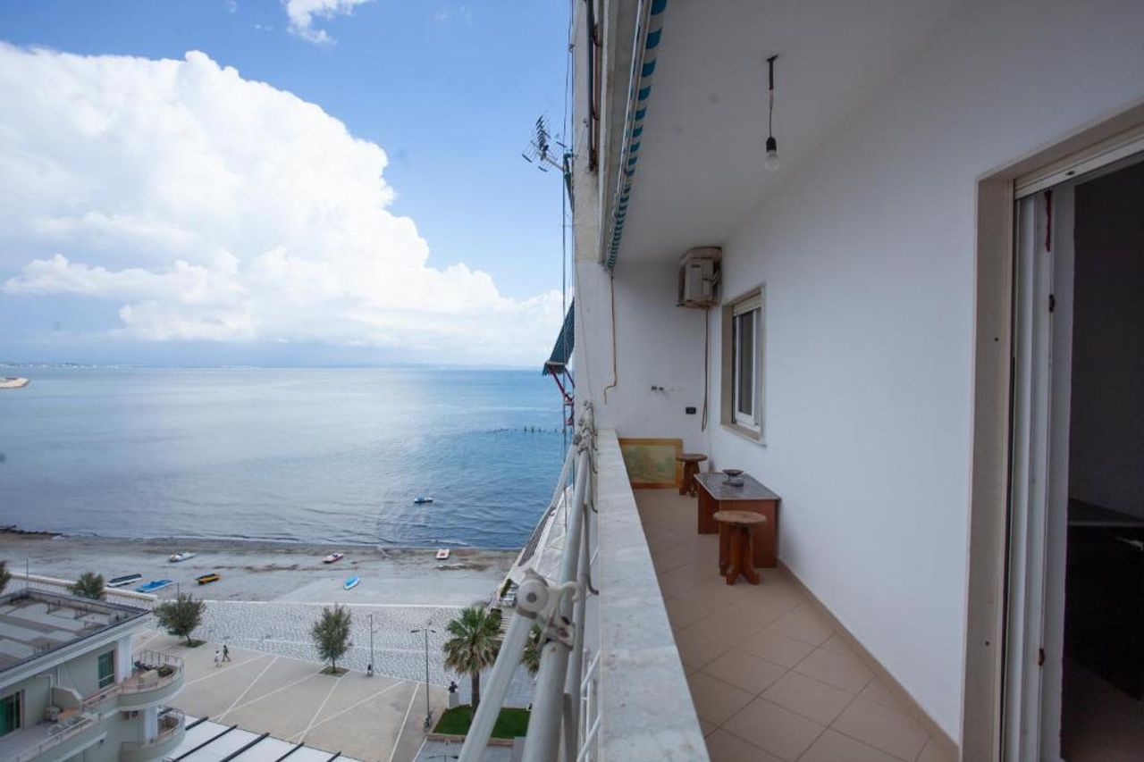 Sea View Holiday Apartment in Durres Centre