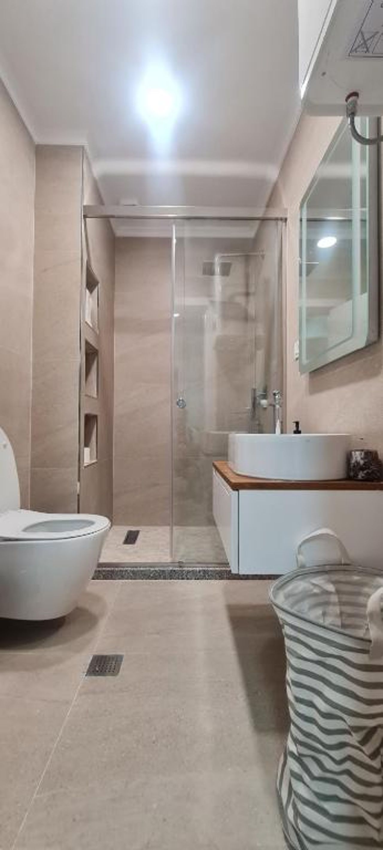 TAM Serviced Apartment Komuna e Parisit District
