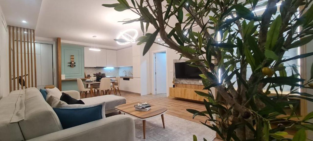 TAM Serviced Apartment Komuna e Parisit District