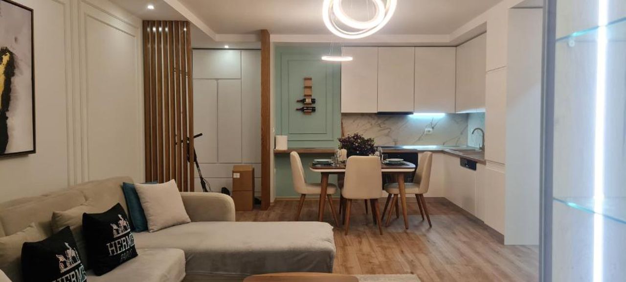 TAM Serviced Apartment Komuna e Parisit District