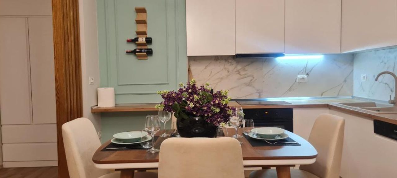 TAM Serviced Apartment Komuna e Parisit District