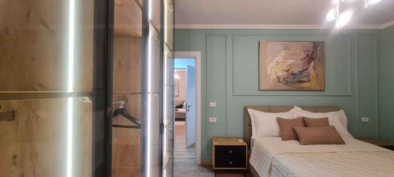 TAM Serviced Apartment Komuna e Parisit District