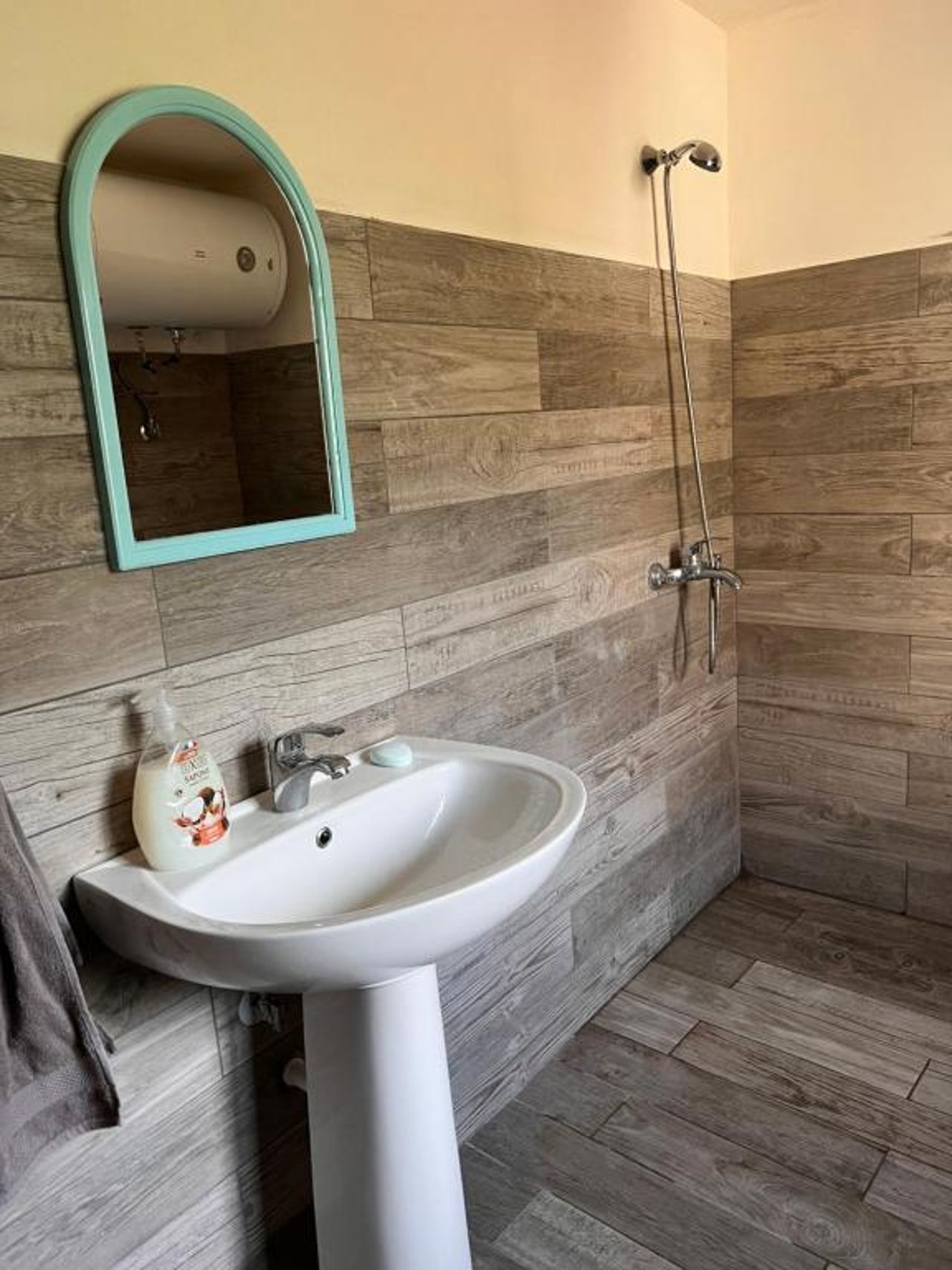 Goni Guest House