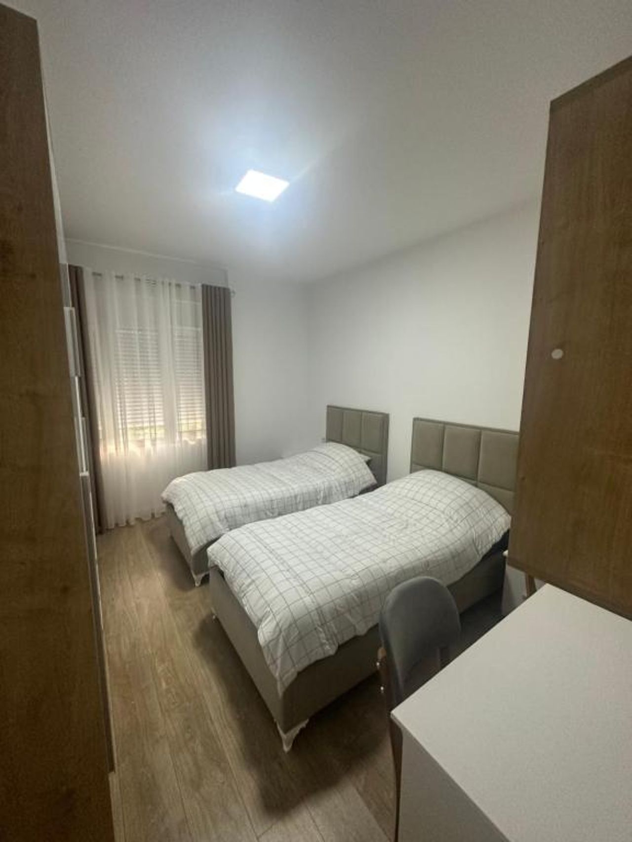 Entire Apartment 2 bedroom, 1 living room, 2 bathrooms at Liqeni artificial, Tirane