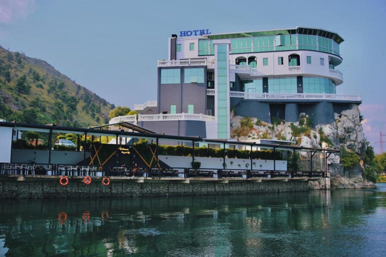 Prince of Lake Hotel