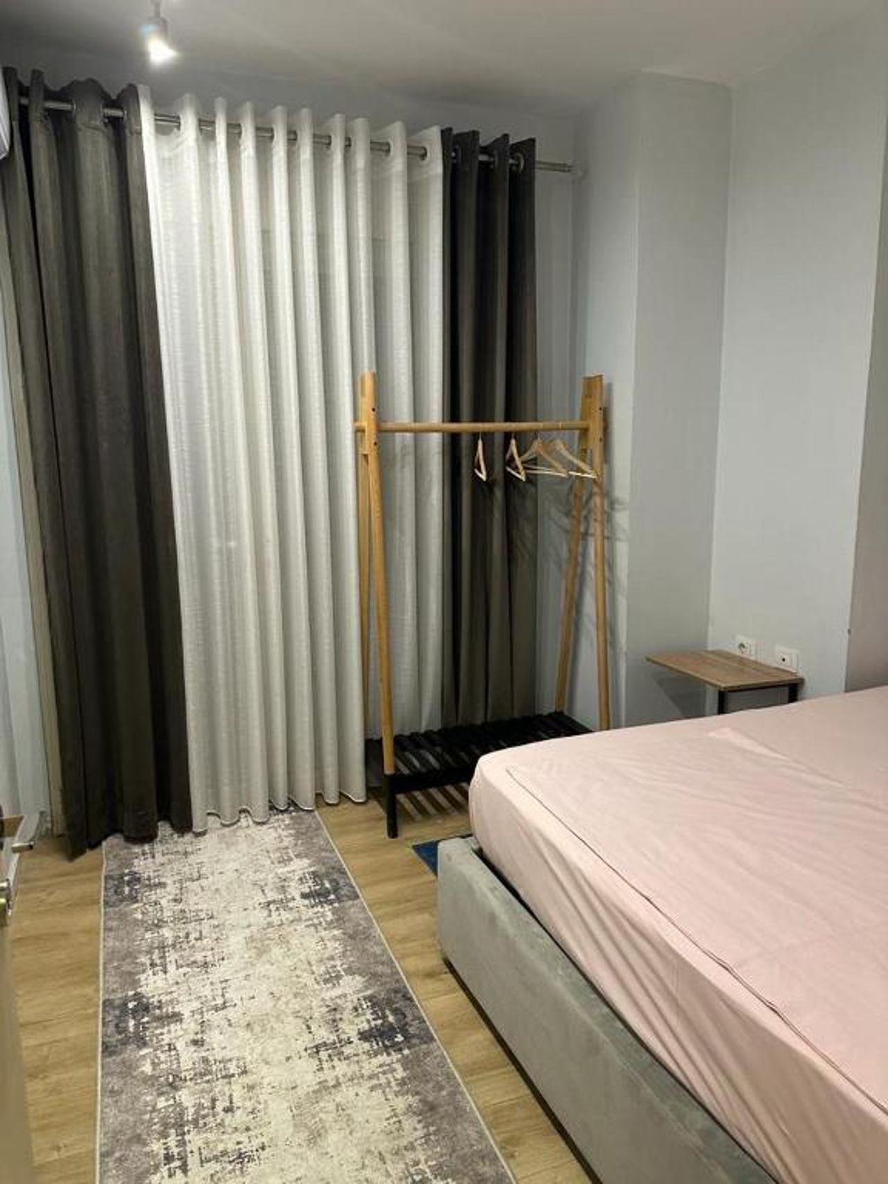 Centrally located Glamorous Bright APT near Bazaar