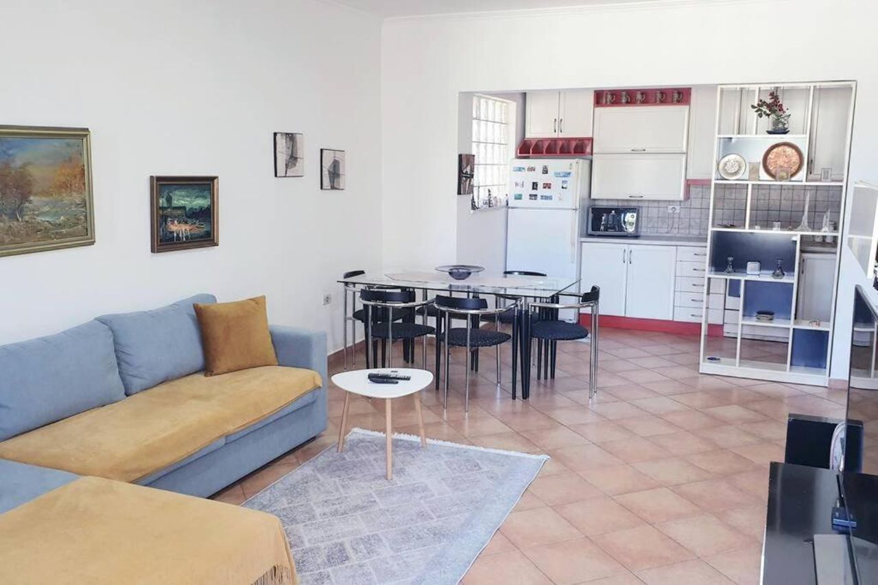 Lovely 2-bedroom rental apartment in Tirana center