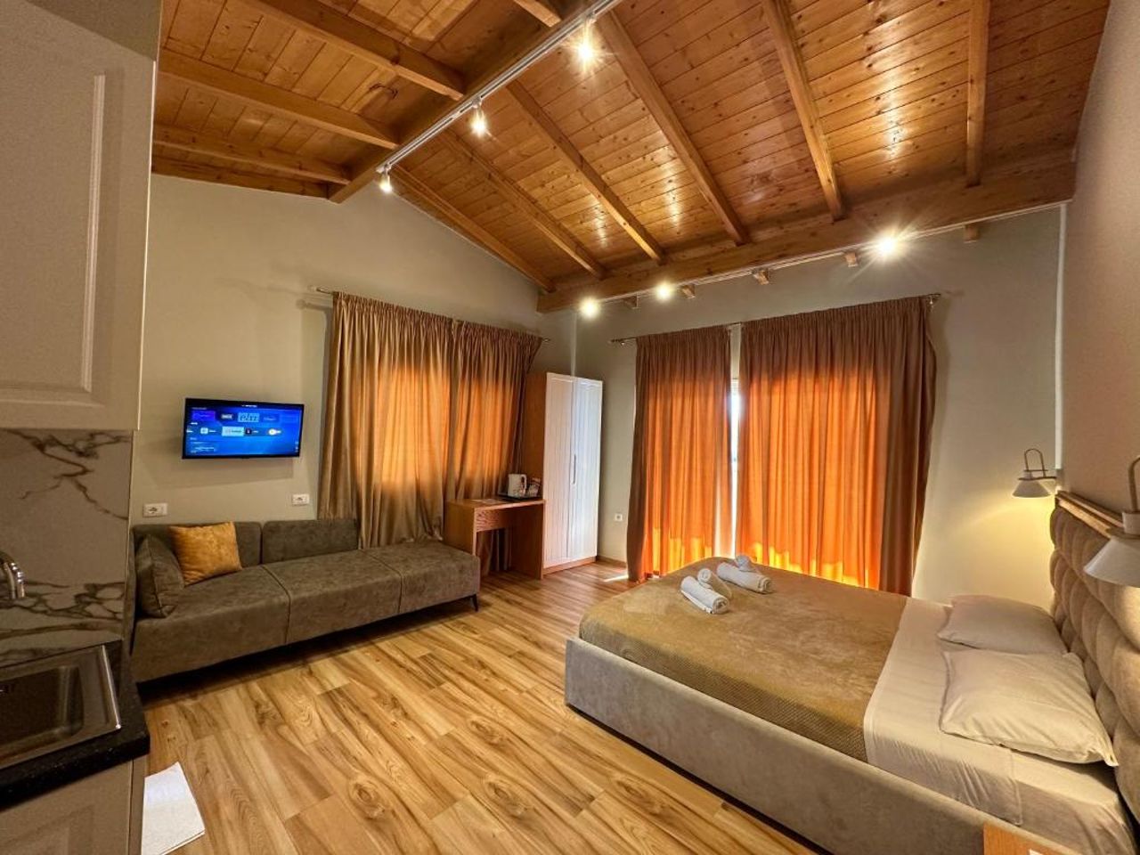 Arial Penthouse Suites