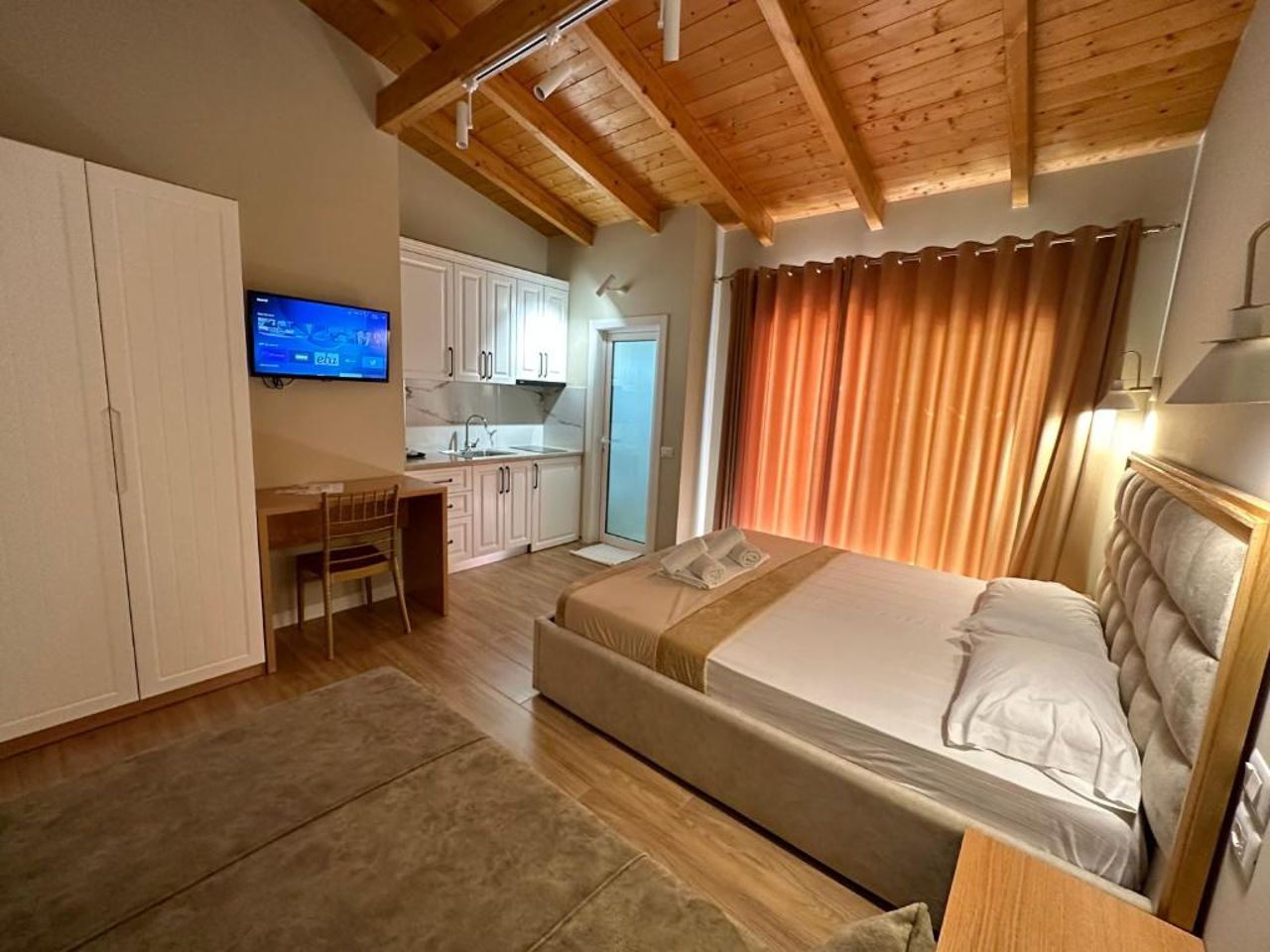 Arial Penthouse Suites