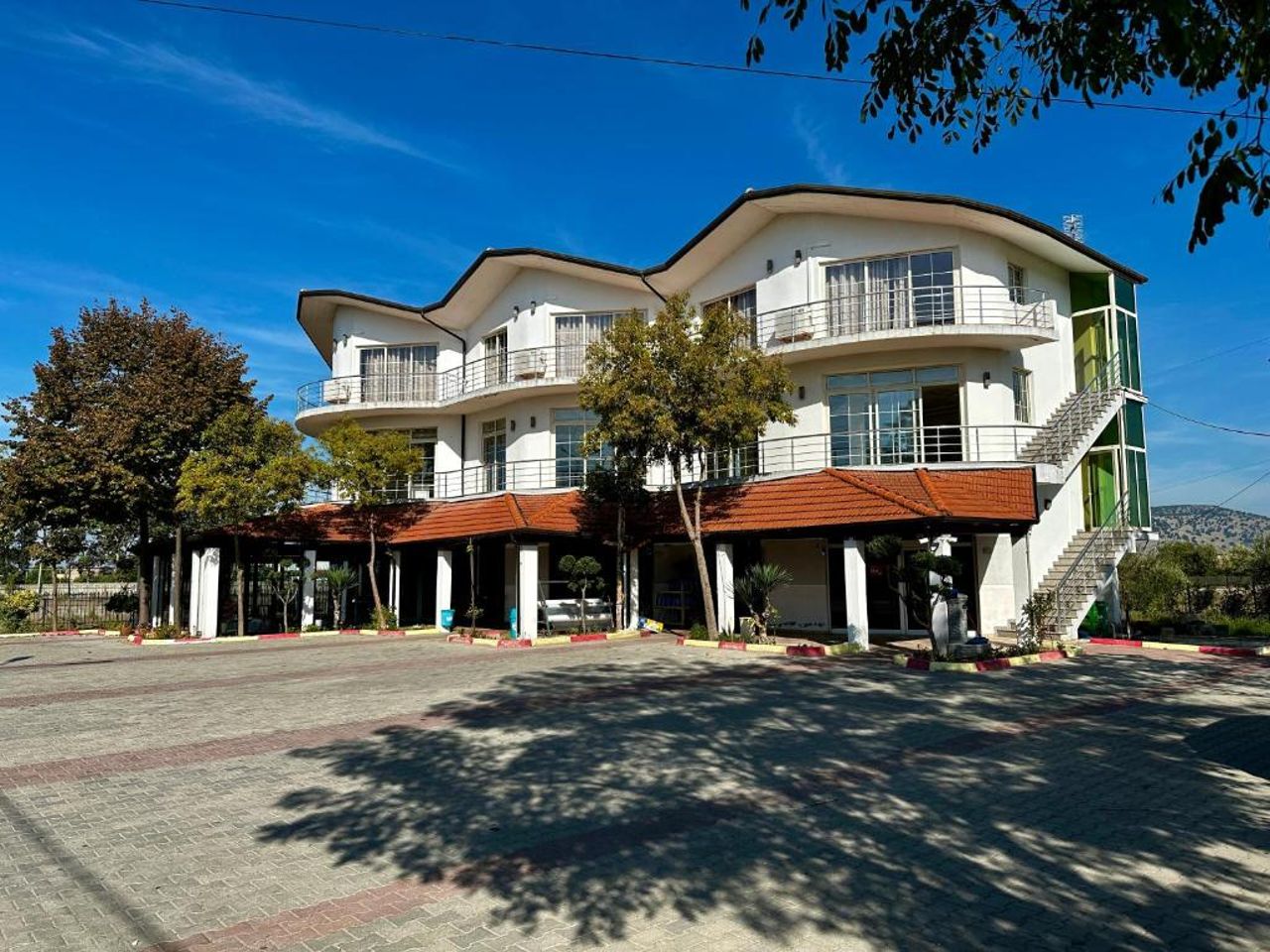 Nushi Apartments