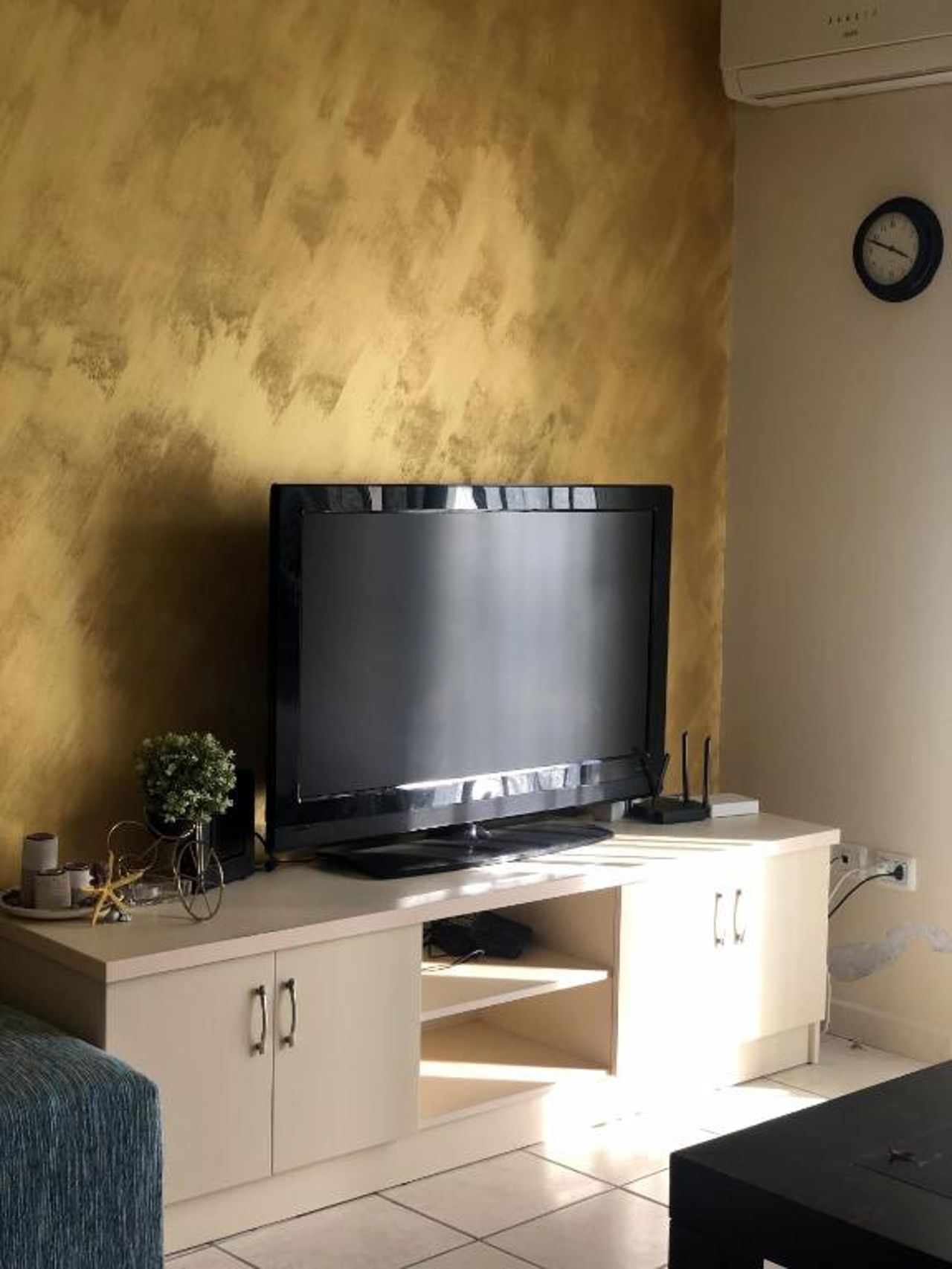 Family Apartment by Vlora Office
