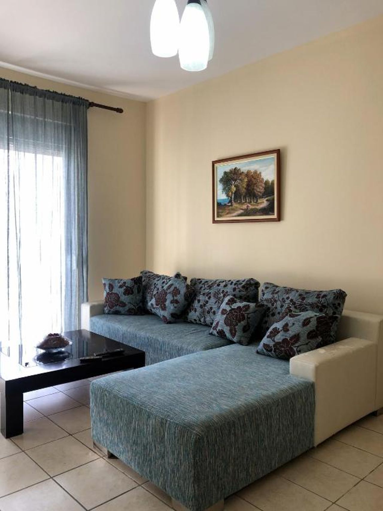 Family Apartment by Vlora Office