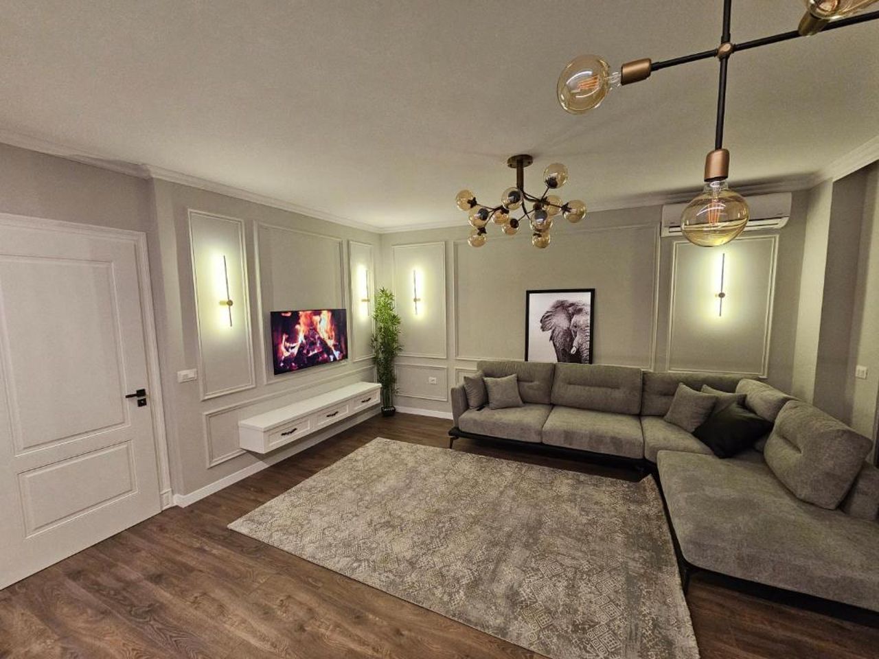 Adore Apartment City Center