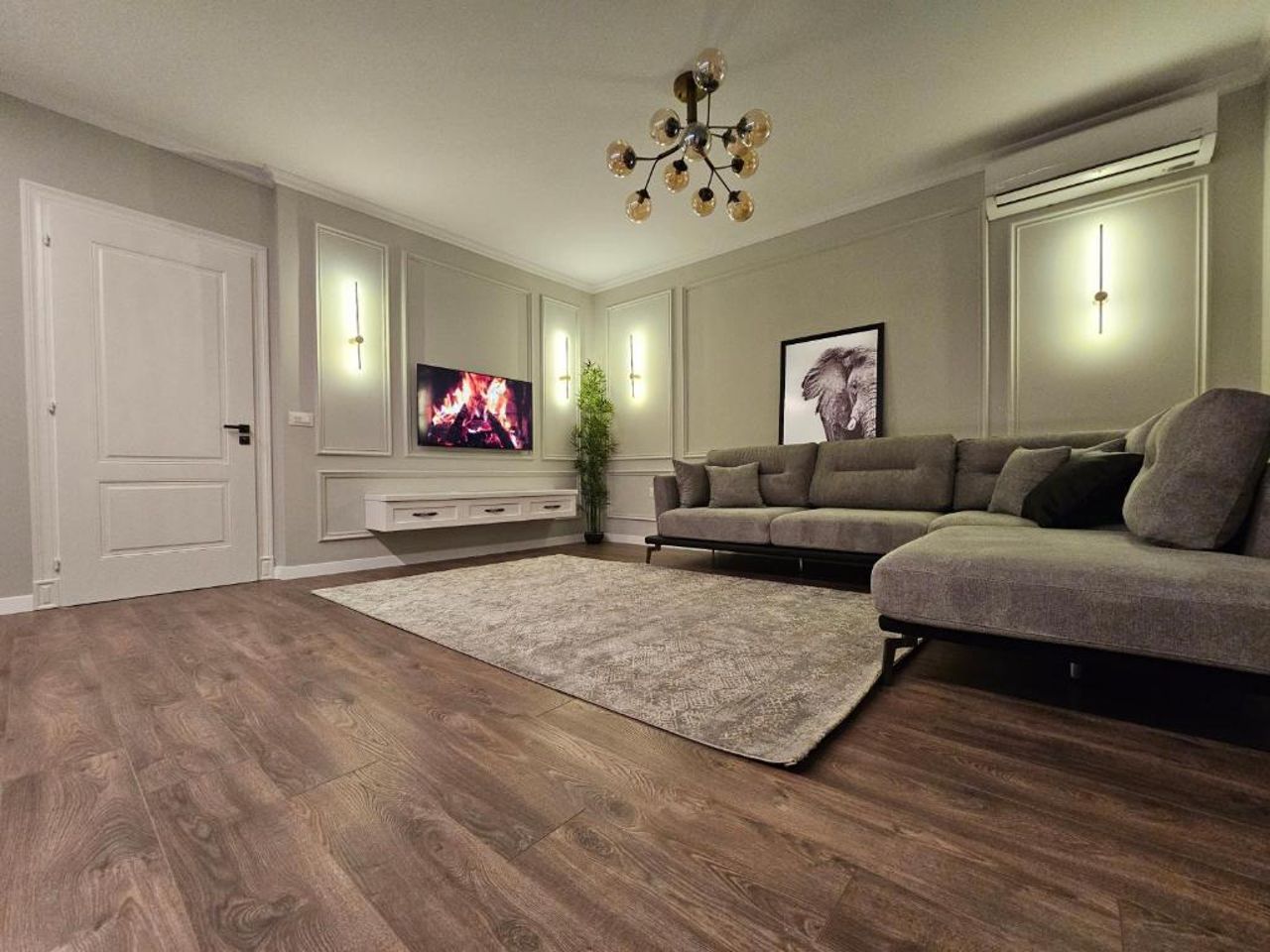 Adore Apartment City Center