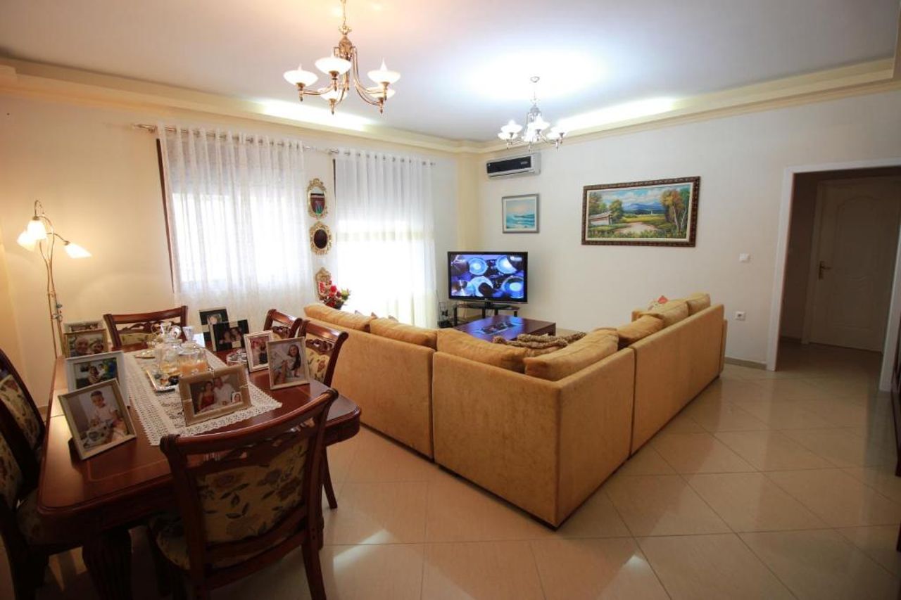 Elida Apartments