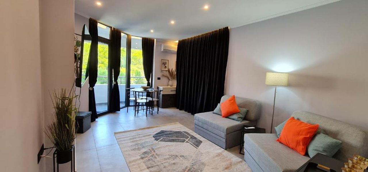 Durres Garsonniere ,close to the beach