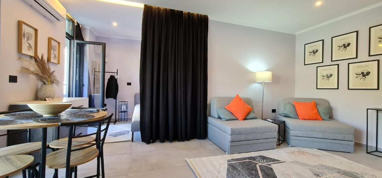 Durres Garsonniere ,close to the beach