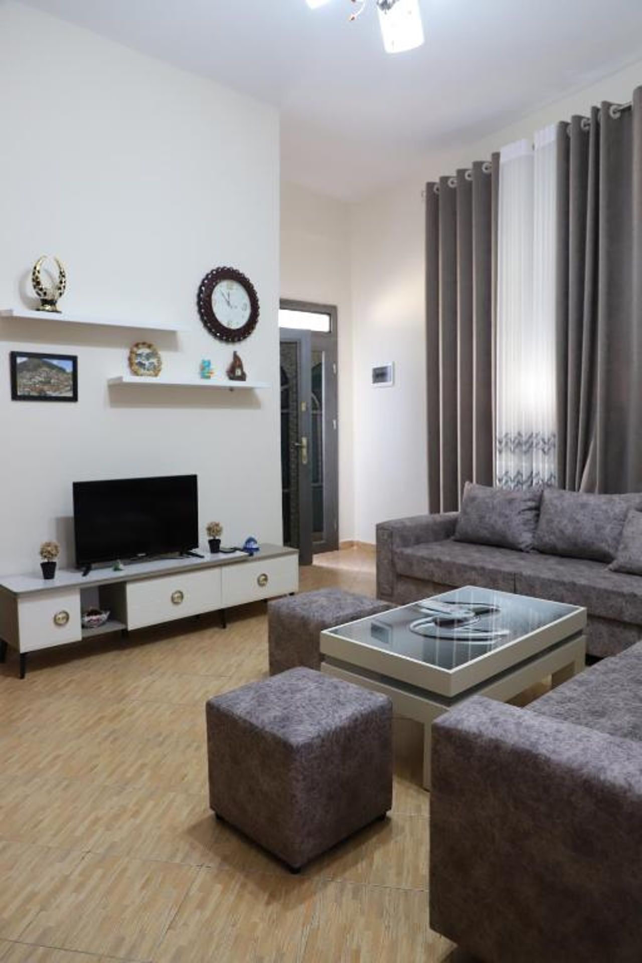 Dogra Apartment In City Centre