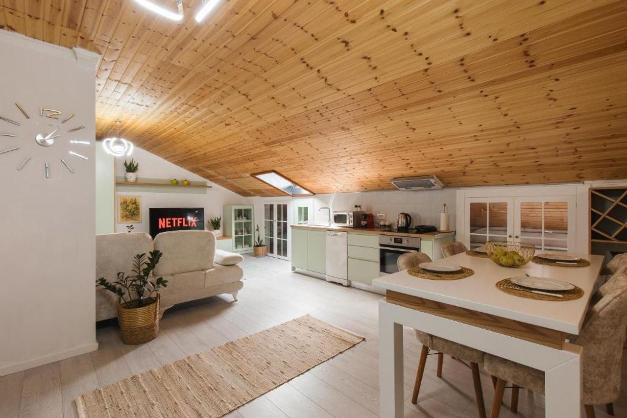 Loft Apartment by Holistay