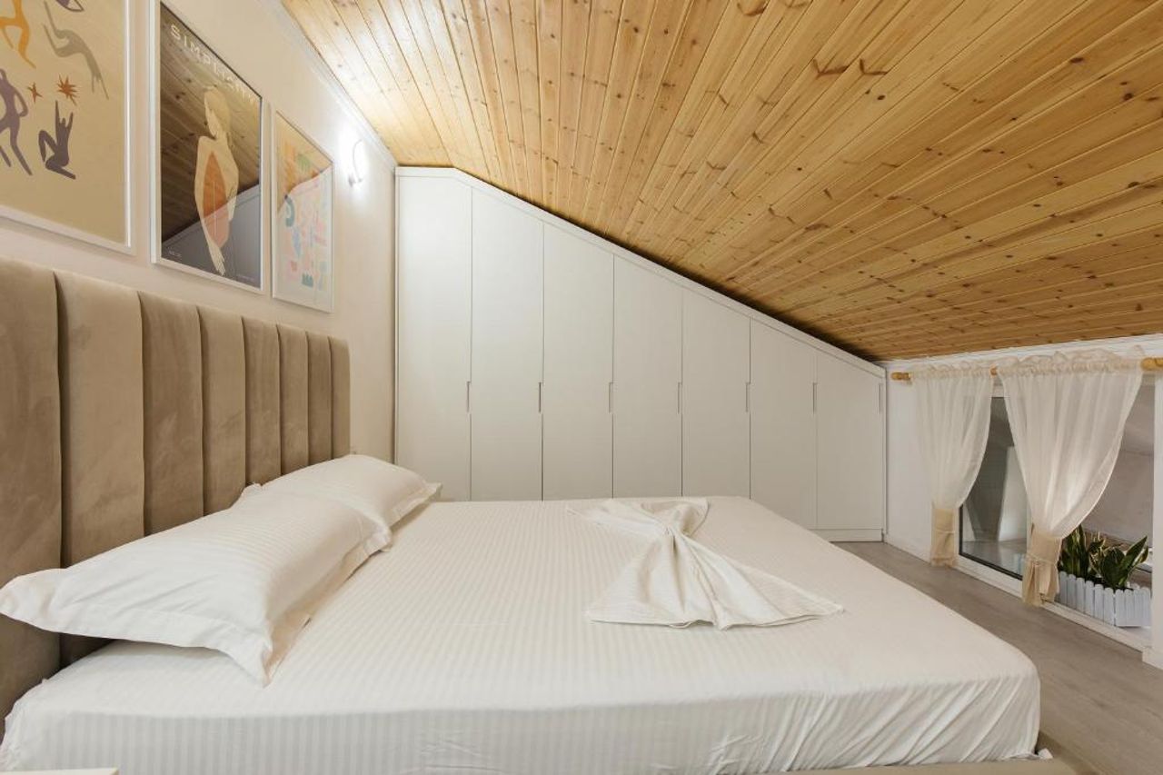 Loft Apartment by Holistay