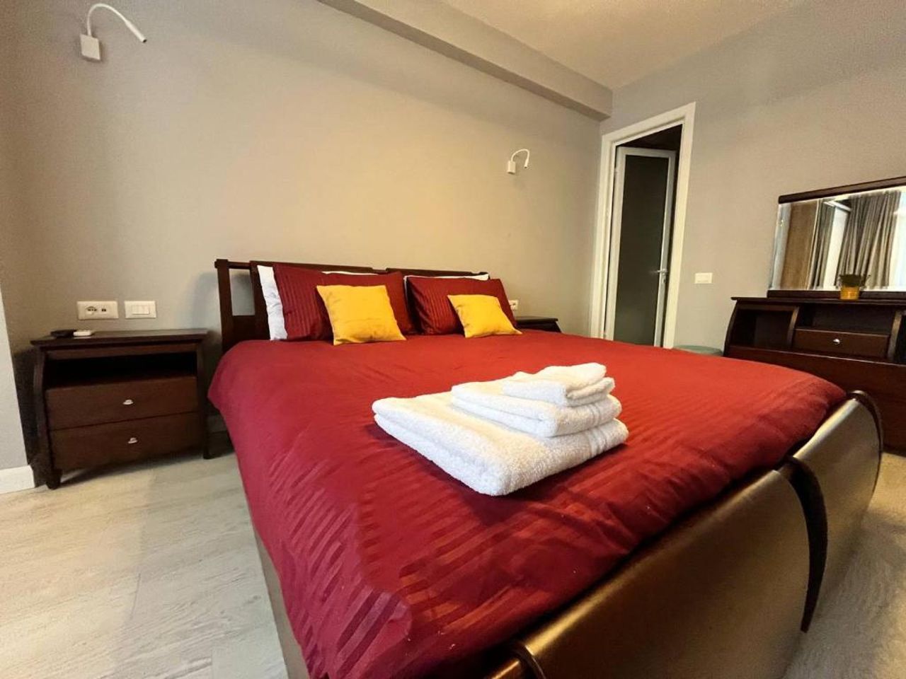 Flat 86 - Explore the heart of Tirana