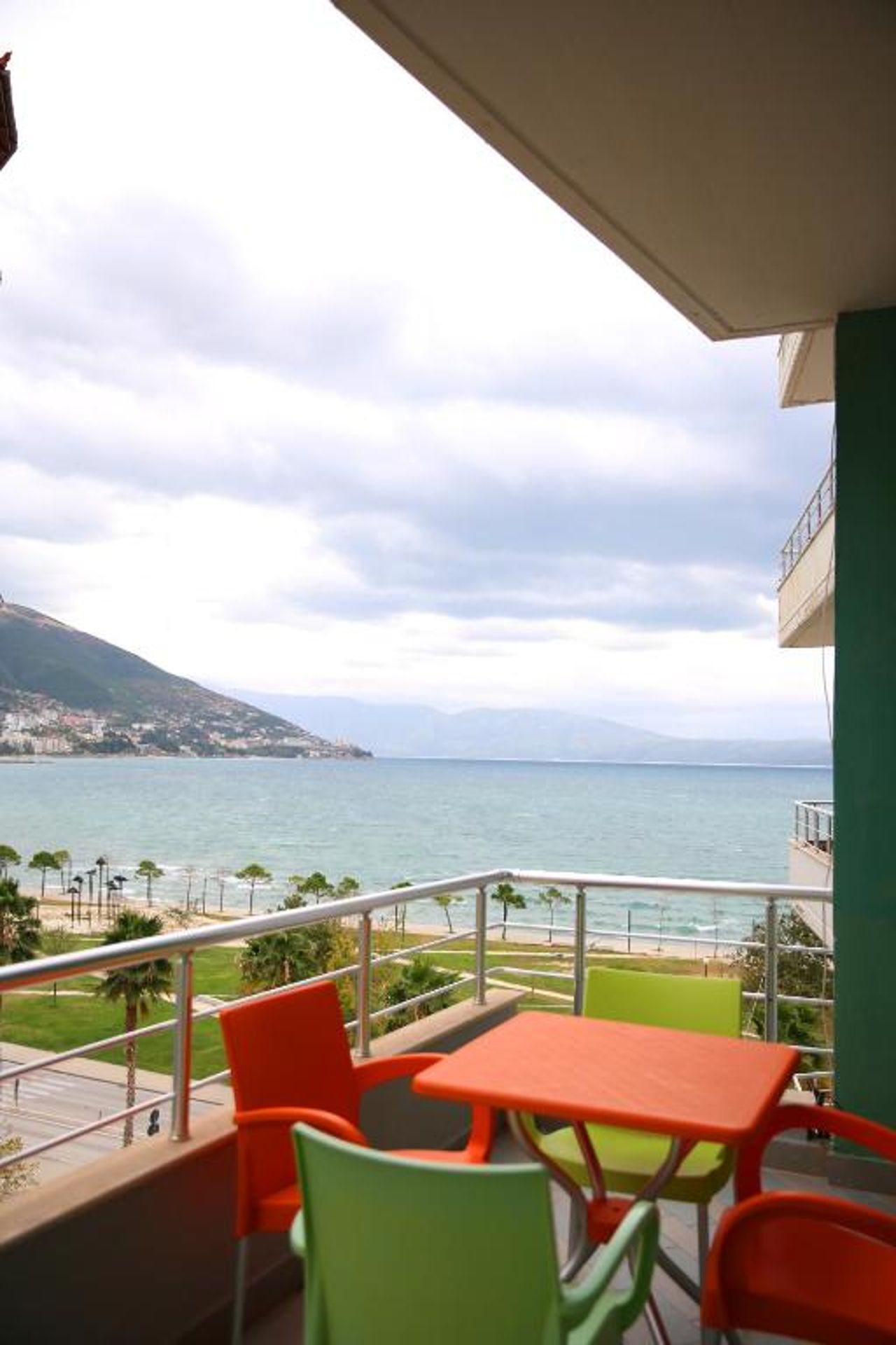 Sea View Apartment by Vlora Office
