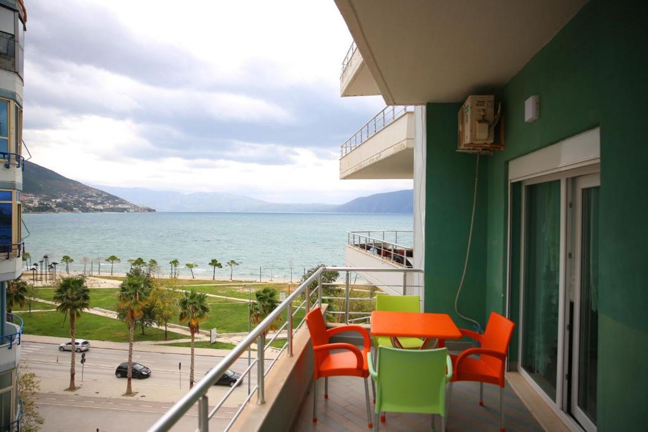Sea View Apartment by Vlora Office