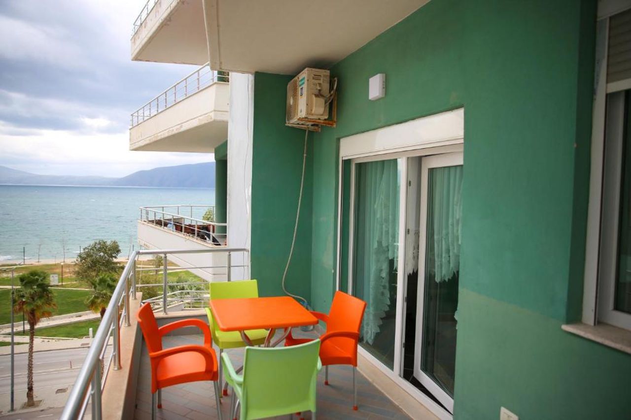 Sea View Apartment by Vlora Office