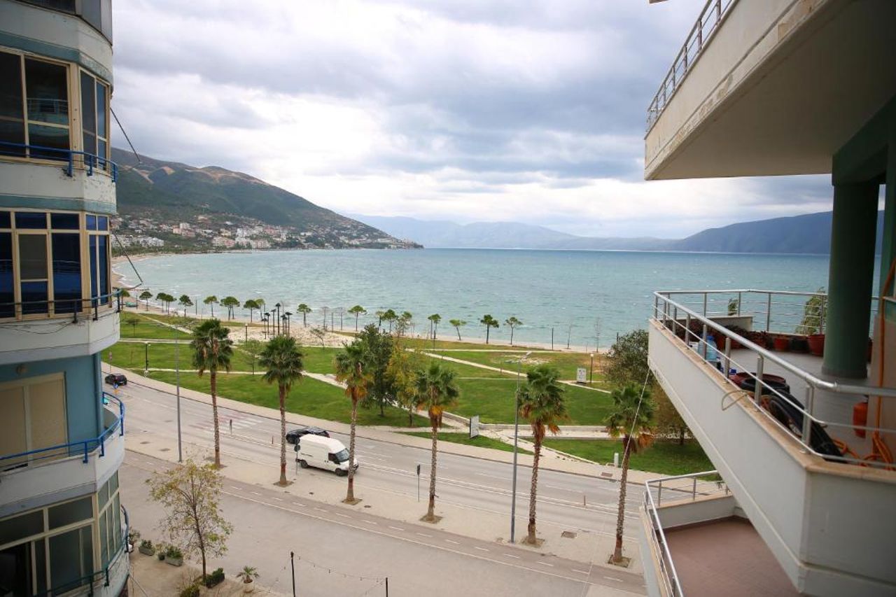 Sea View Apartment by Vlora Office