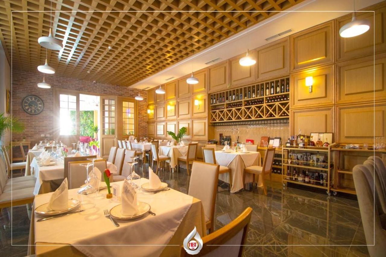 NBT Hotel Lac