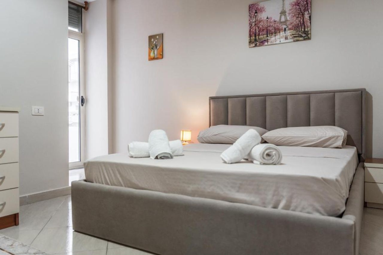 Brand New Apartment- Great location Seafront with pool access