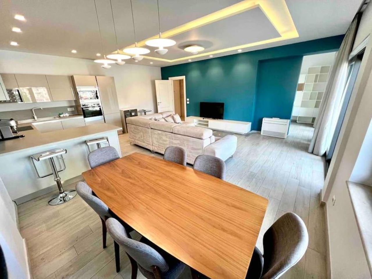 Tirana RING Center / 2BR Luxury Apartment