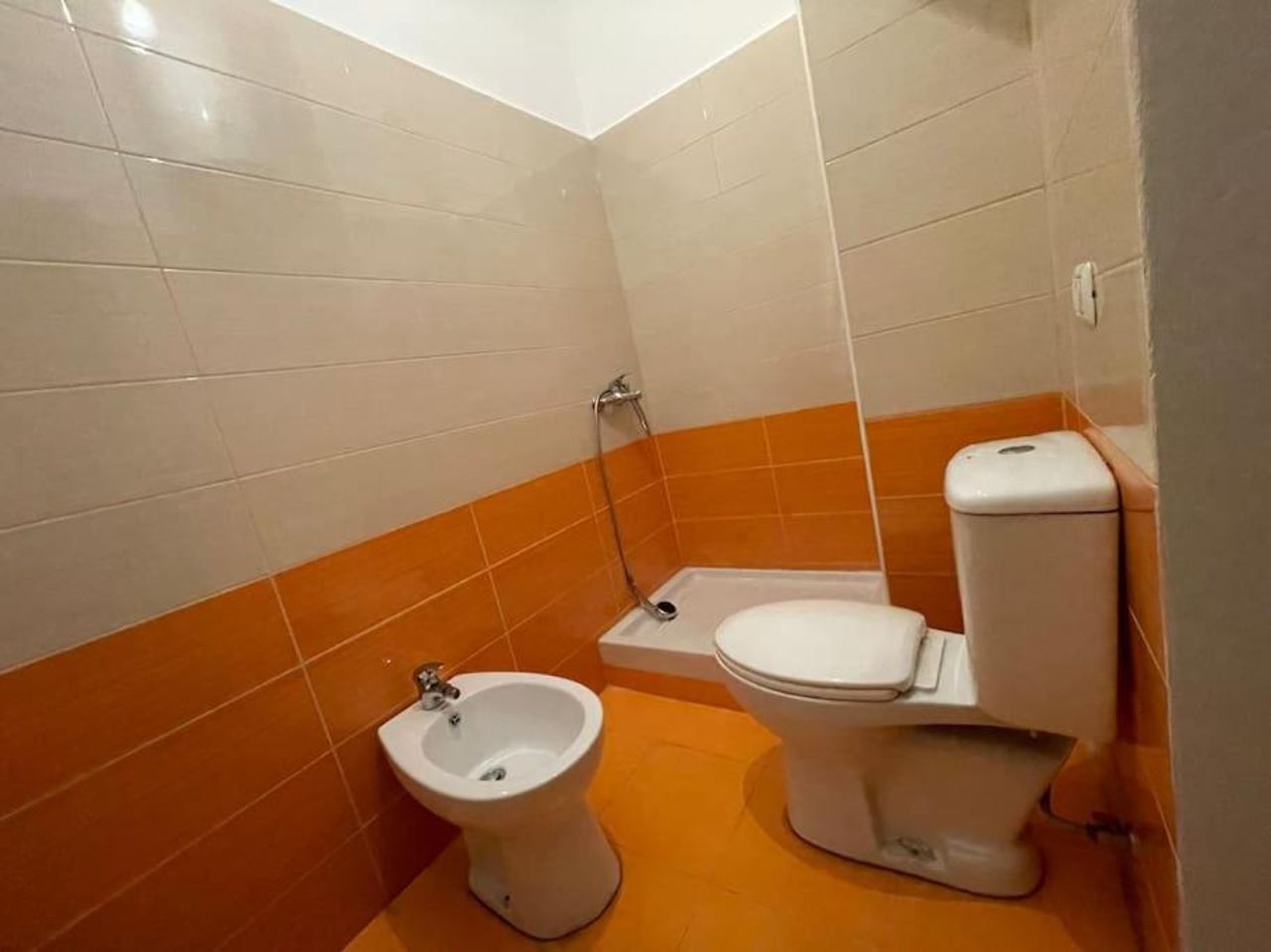 K&K - Newly Furnished Apartment (Super Central)