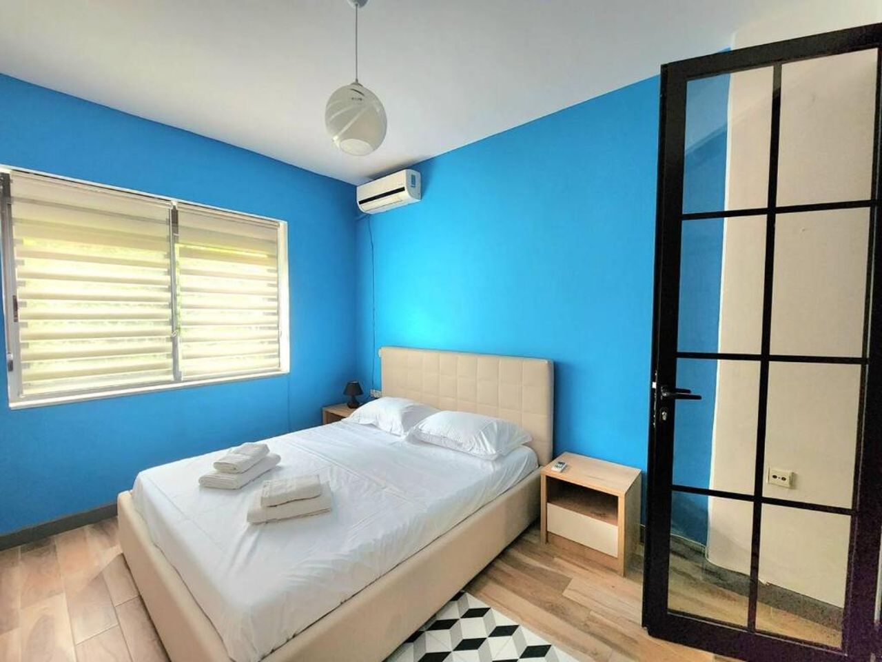 Turqoise Flat in City Center with 24H Self Check In
