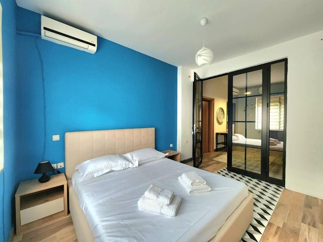 Turqoise Flat in City Center with 24H Self Check In