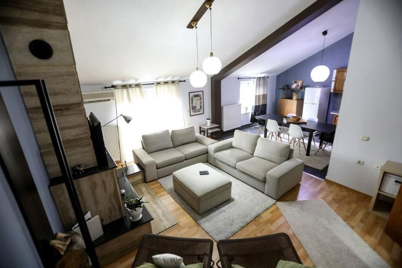 Lovely Loft City Center Korca 8