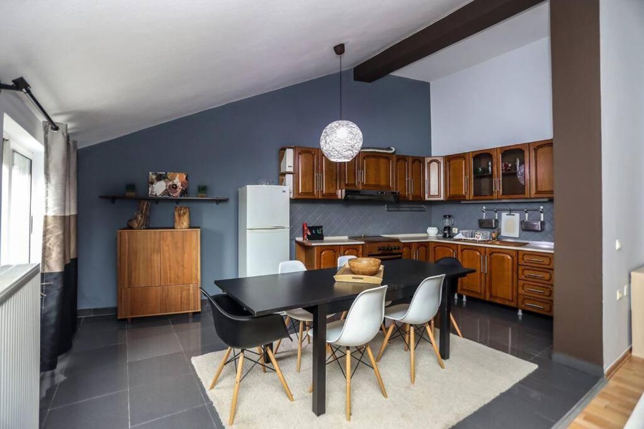 Lovely Loft City Center Korca 8