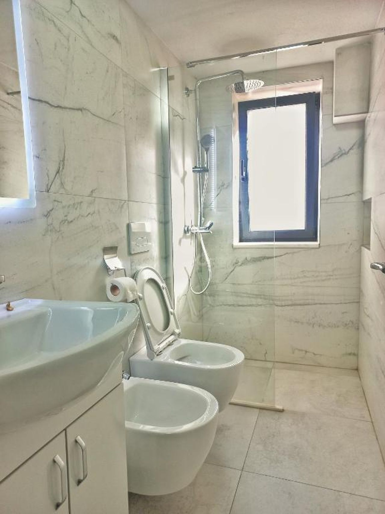 Central & Comfy 2 BR Apartment