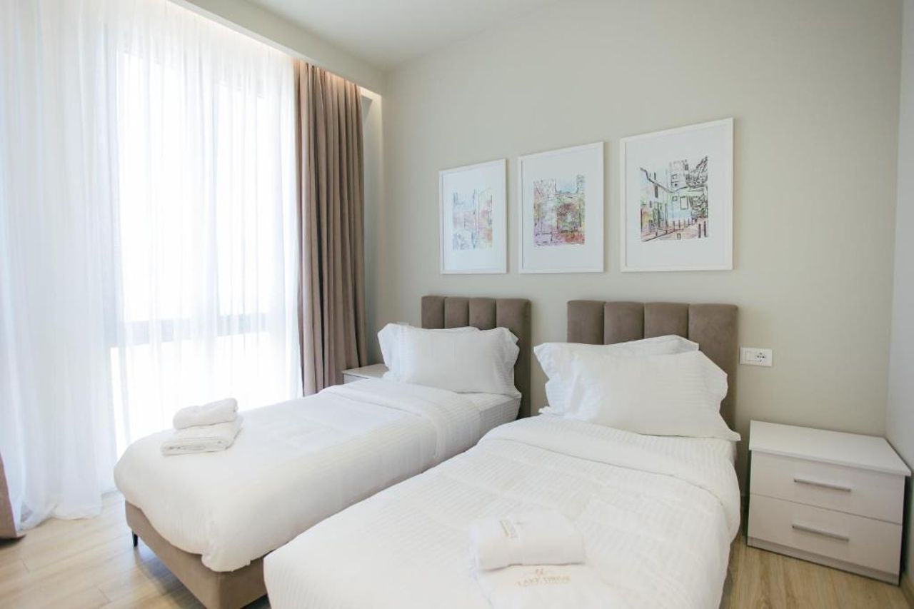 Lake Drive Rooms & Apartments