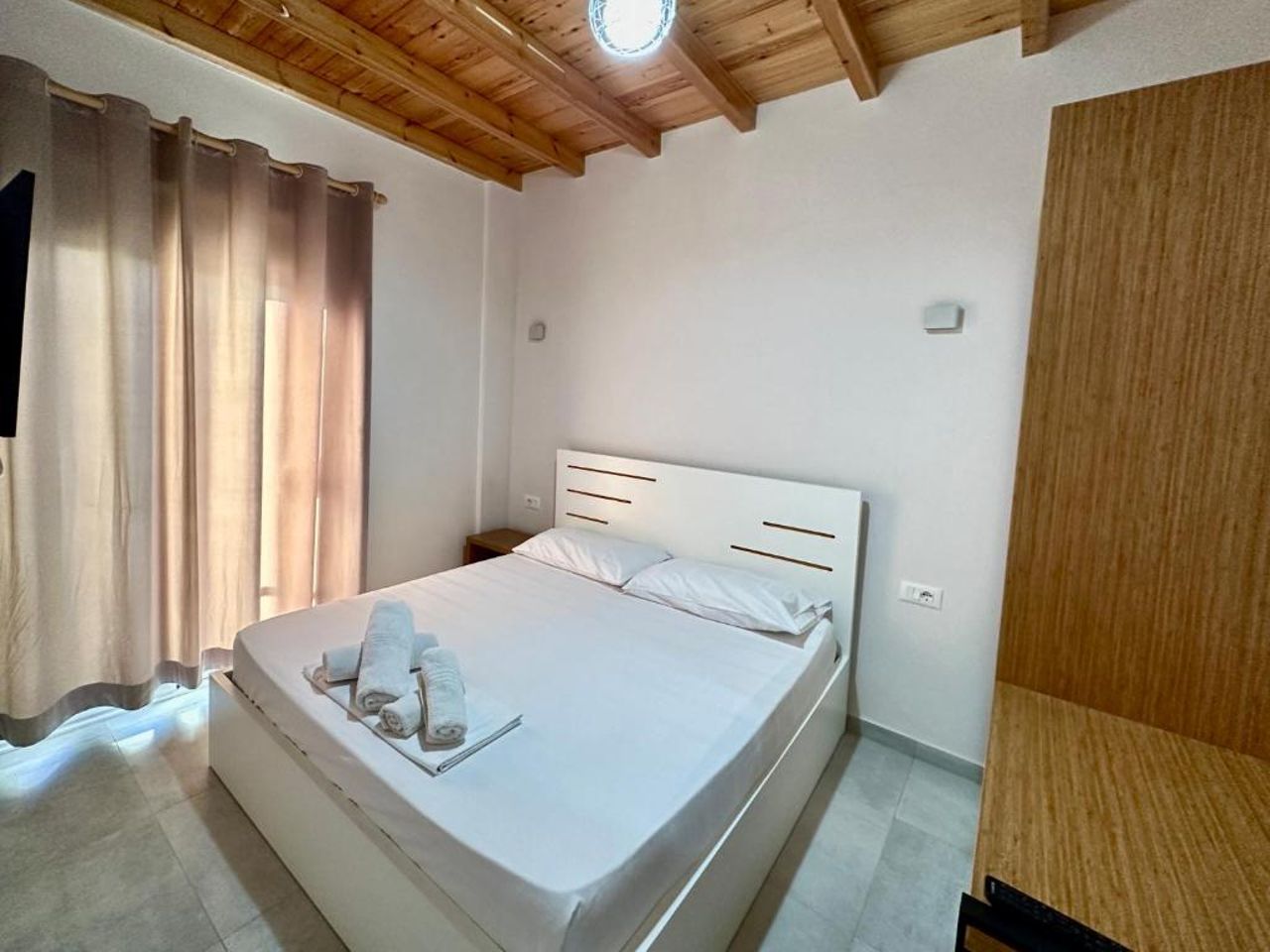 Maison Apartments