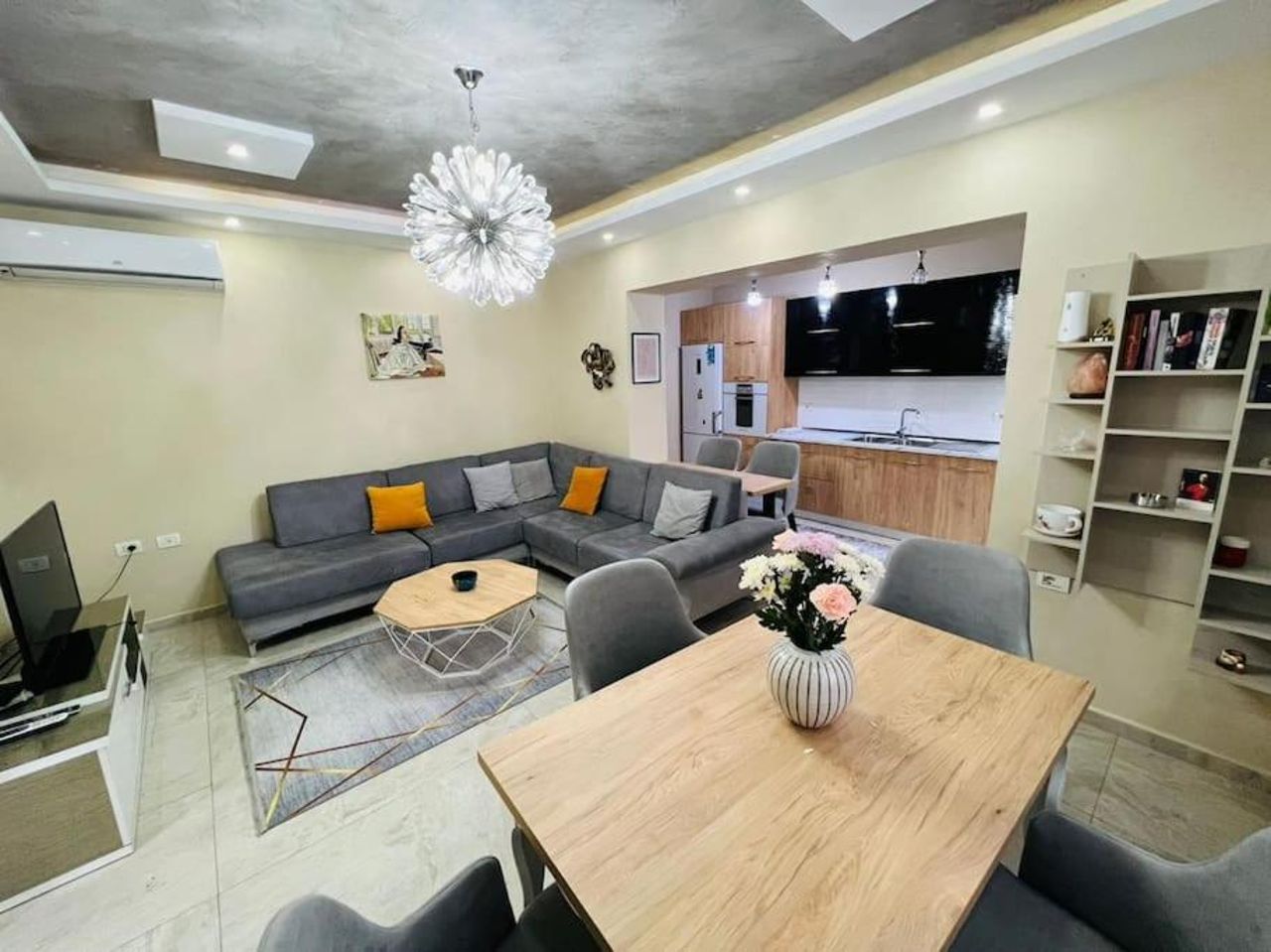 Mishel House - Lovely rental unit in CityCenter