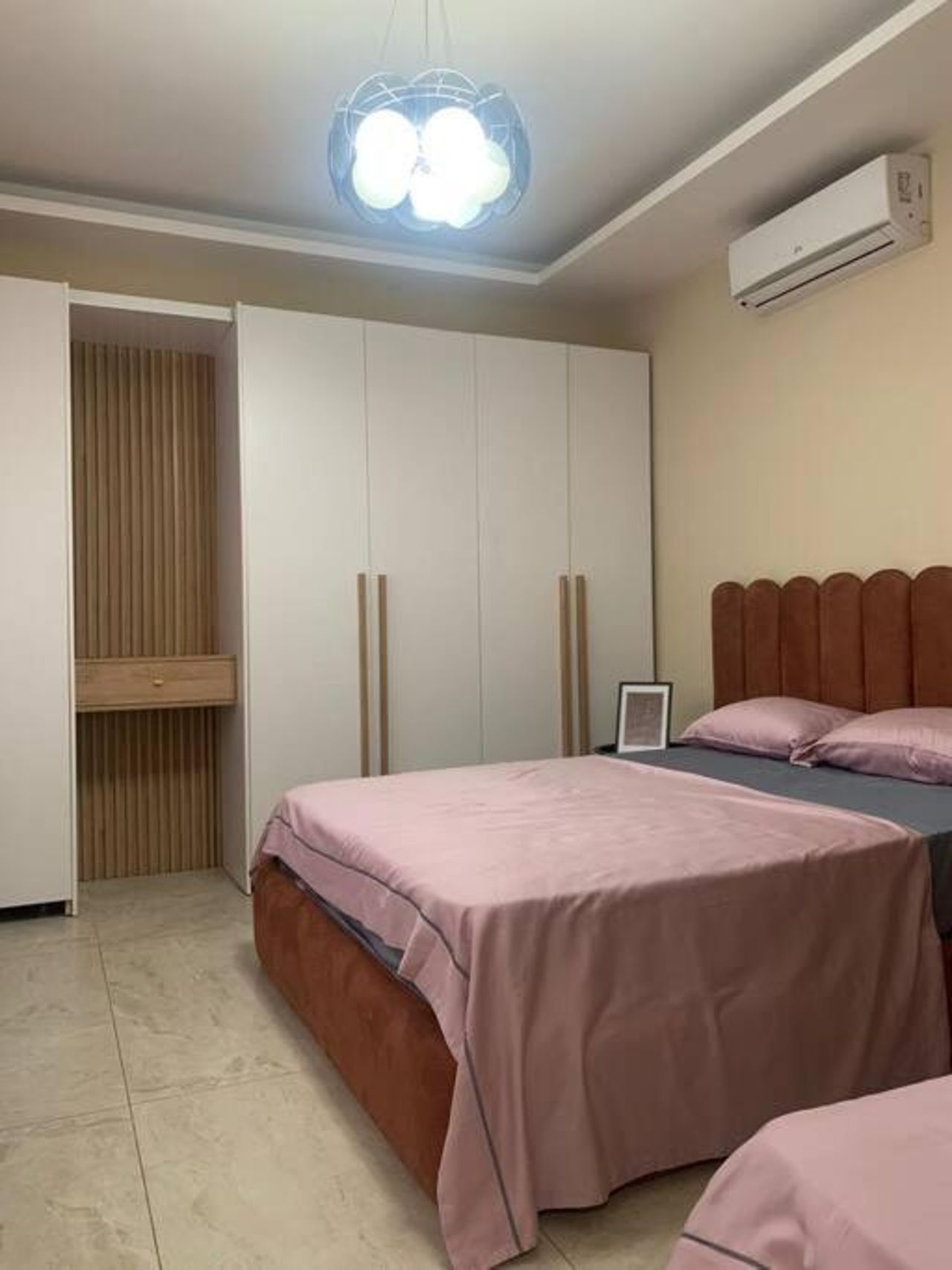 Mishel House - Lovely rental unit in CityCenter