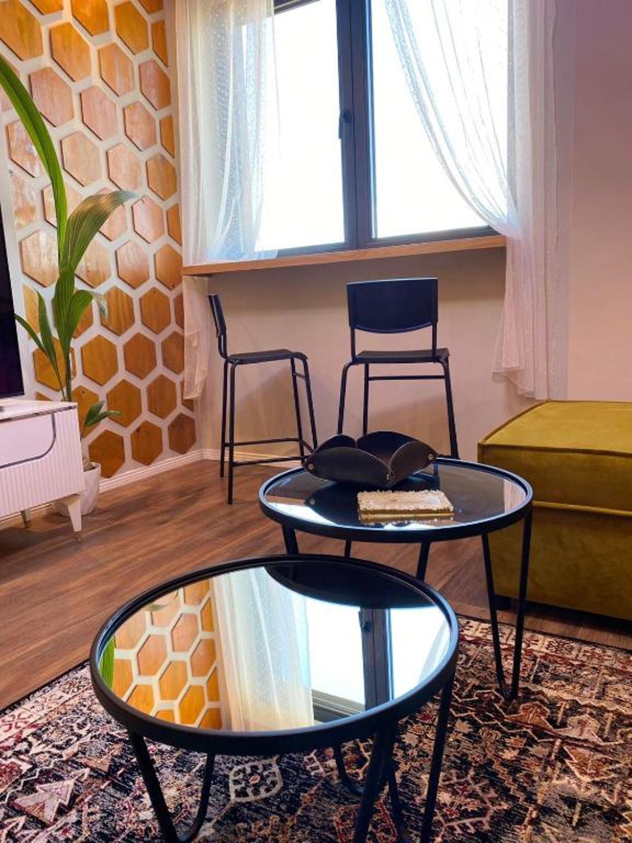 Sara yellow apartment