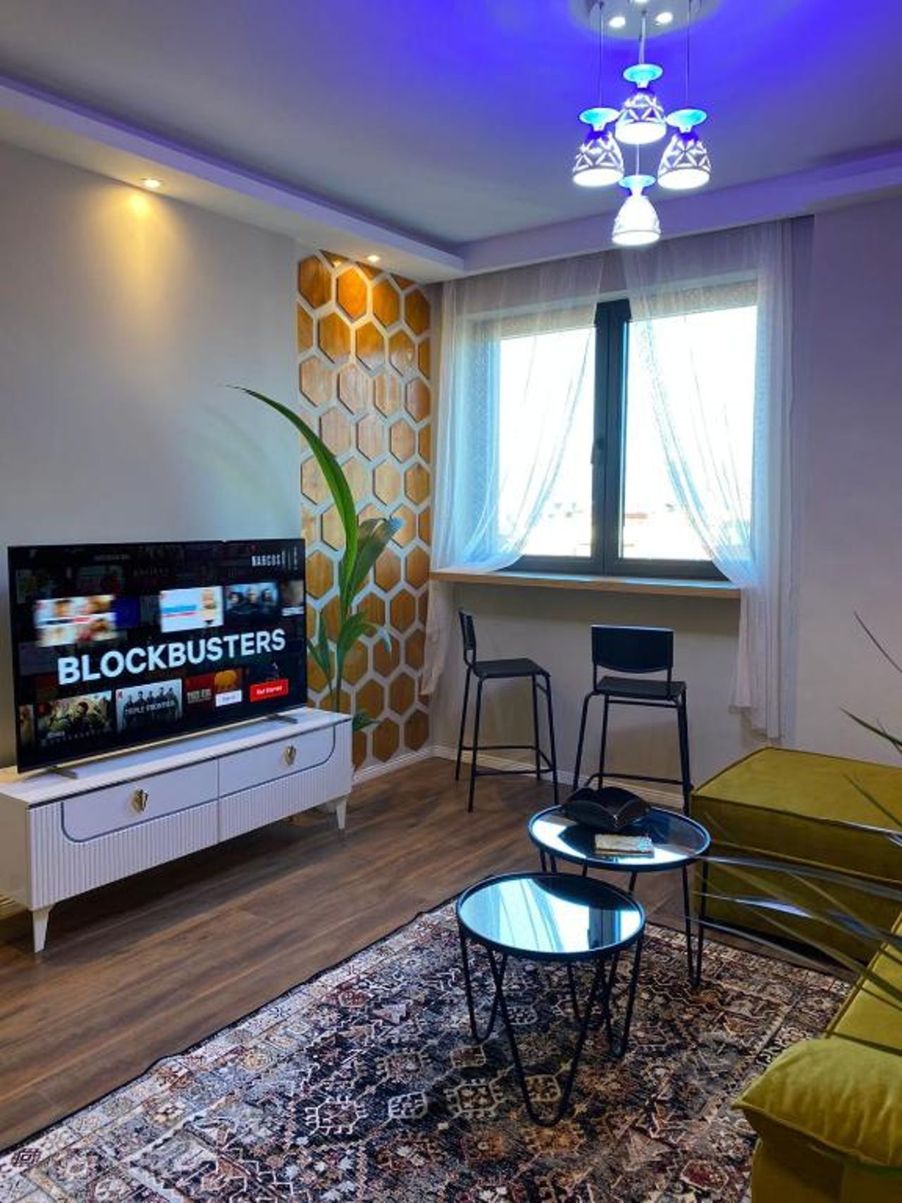 Sara yellow apartment