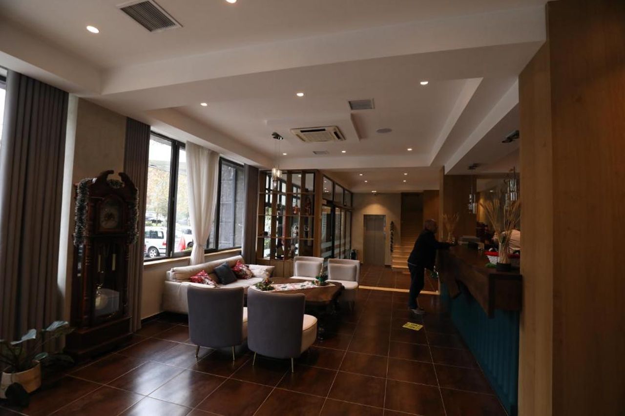 Hotel 1 Maji