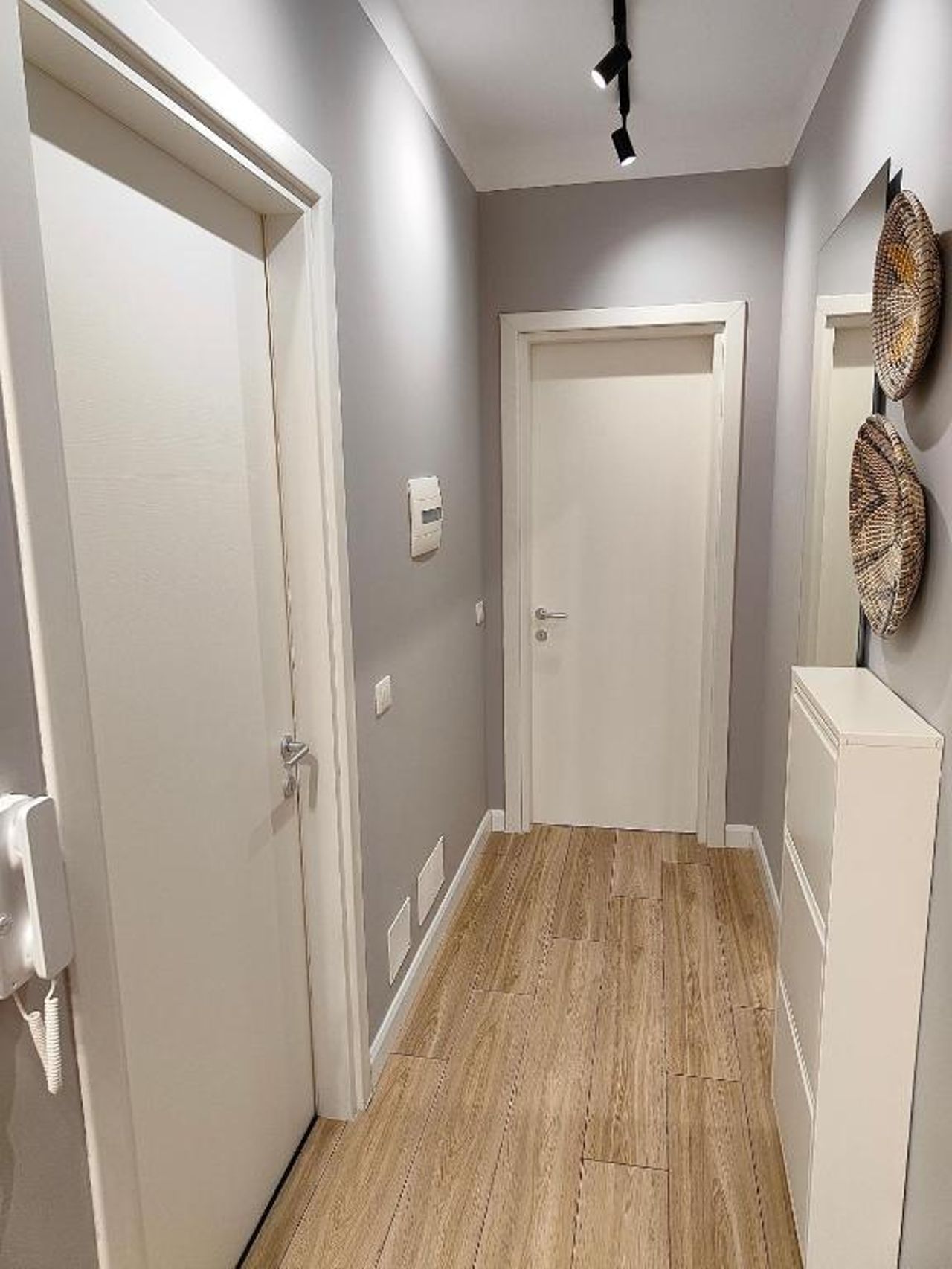 Modern Style 2BR-Apt - 10min to Skanderbeg Square