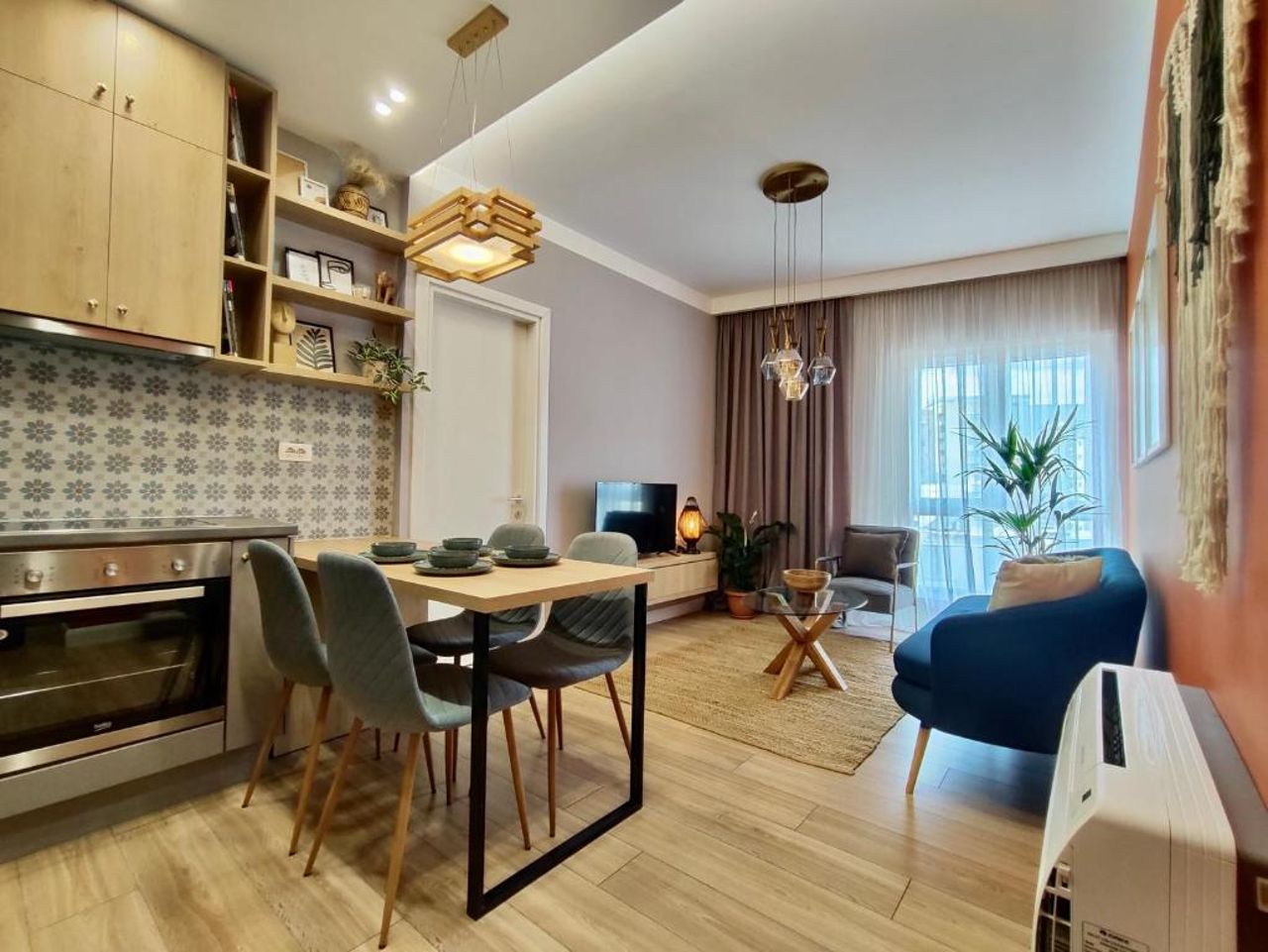 Modern Style 2BR-Apt - 10min to Skanderbeg Square